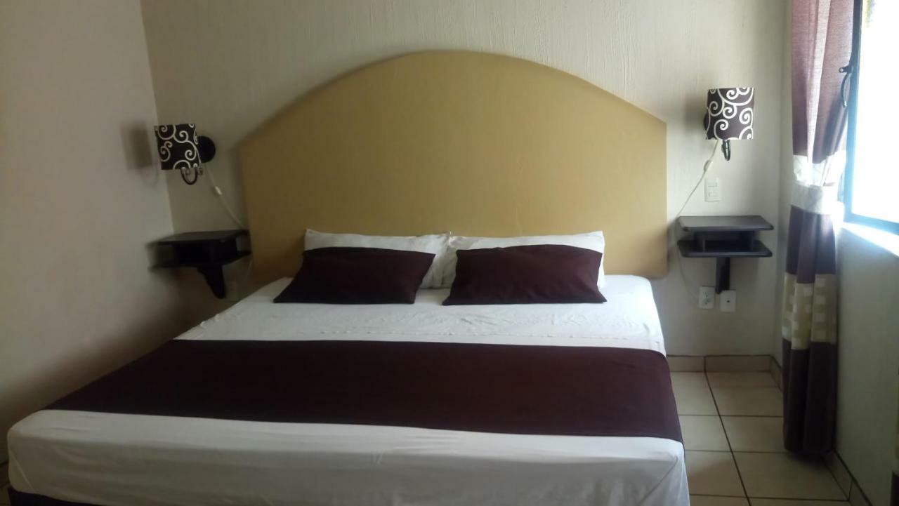 Hotel Brambila Union de Tula Esterno foto
